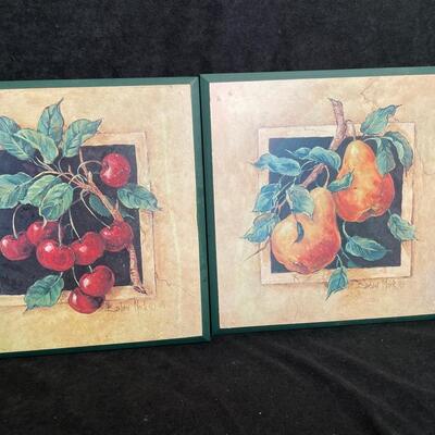 Lot 259  Kitchen Decor with Fake Veggies