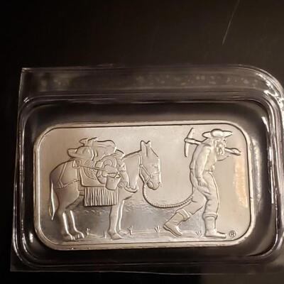 1 oz 999 silver Town bar .Bu never opened 