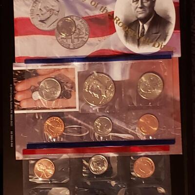 1996 Special mint set with w mint silver dime .This rare 1996 set comes with the special W mint silver collectors dime  