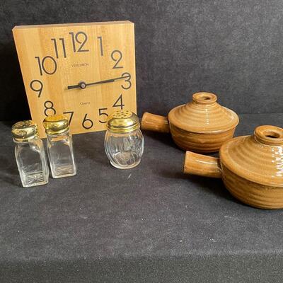 Lot 271  Kitchen Misc with French Onion Soup Bowls