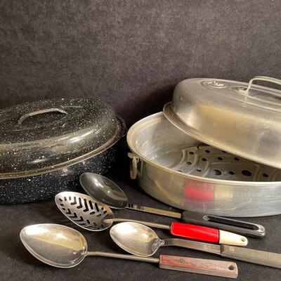 Lot 272  Roasting Pans