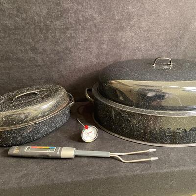 Lot 274 Enameled Roasting Pans