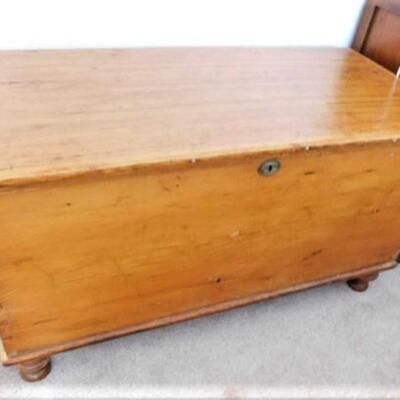 Antique Wide Slab Solid Maple Wood Early American Pennsylvania Blanket Chest (No Contents)