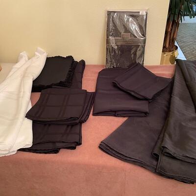 Lot 297  Lot of Black or White Tablecloths
