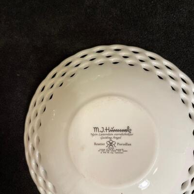 Lot 300  Baccarat Dolphin & Misc Collectibles