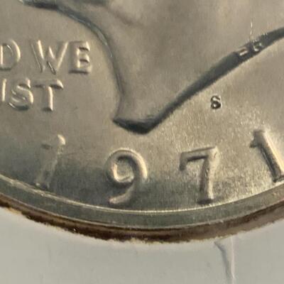 1971 UNCIRCULATED  iKE DOLLAR WITH PRESIDENTIAL RUNNING BADGE 