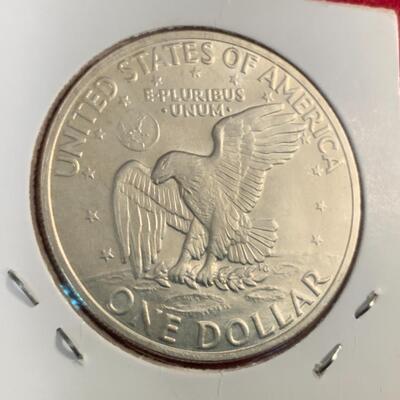 1971 UNCIRCULATED  iKE DOLLAR WITH PRESIDENTIAL RUNNING BADGE 