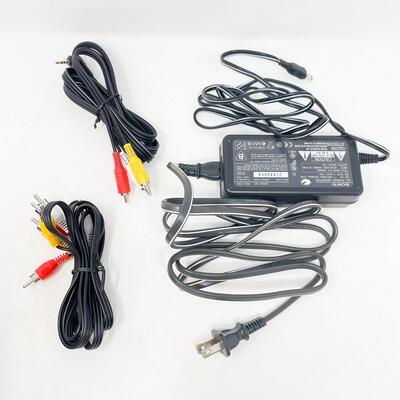 SONY DCR-TRV530 DIGITAL8 8MM VIDEO CAMERA & CASE