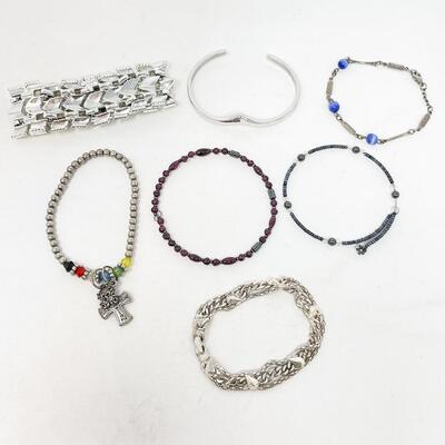 ASSORTED BRACELET LOT