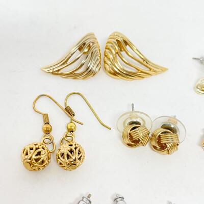 ASSORTED GOLD-TONED EARRINGS