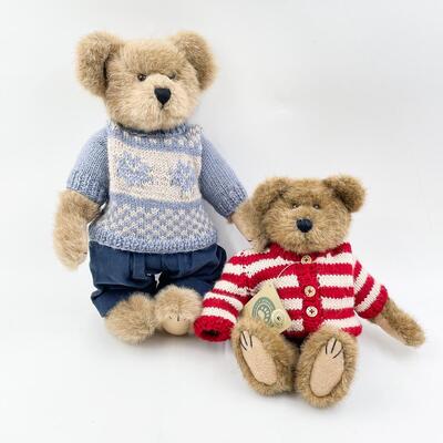 BOYDâ€™S BEARS LOT #2 - LARGE CHRISTMAS BEARS