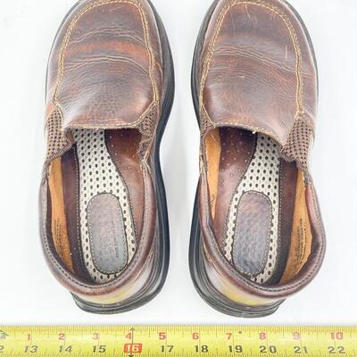 BORN BROWN LOAFERS - WOMENâ€™S SIZE 6