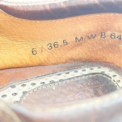 BORN BROWN LOAFERS - WOMENâ€™S SIZE 6