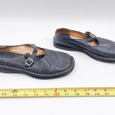 BORN NAVY MARY JANE SHOES - WOMENâ€™S SIZE 6.5