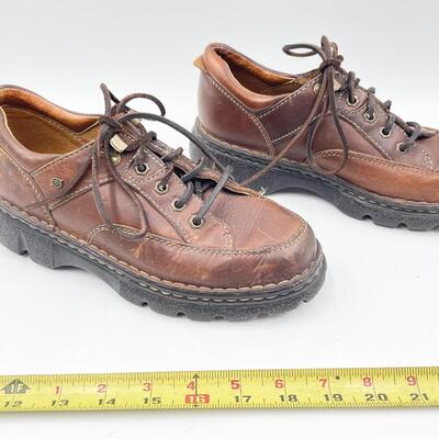 BORN BROWN BOOTS - WOMENâ€™S SIZE 7