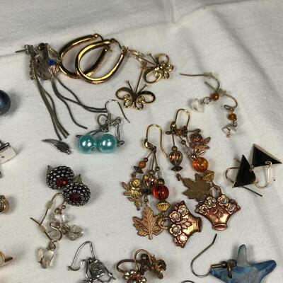 Vintage Earring lot, 25+ pairs 