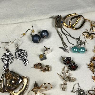 Vintage Earring lot, 25+ pairs 