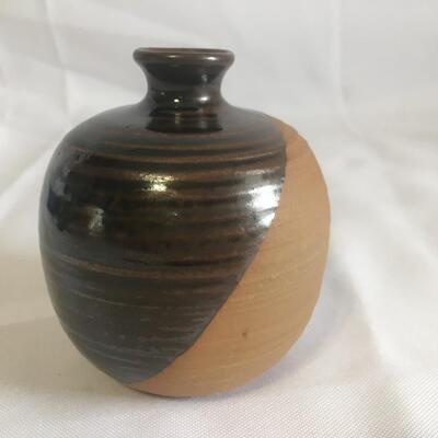 Small pottery 