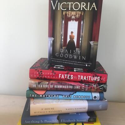 Lot 182: Recent Hardback Novels: Like New 