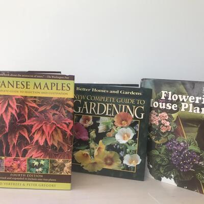 Lot 98: Books: Gardening, How To and More 