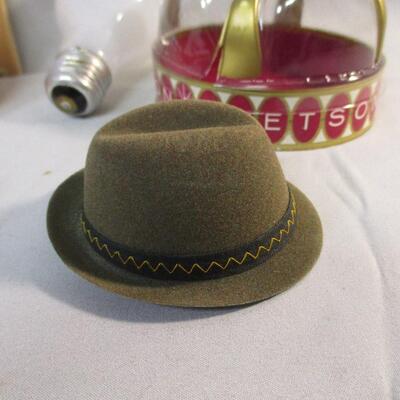 Lot 19 - Stetson Hat Salesman's Sample