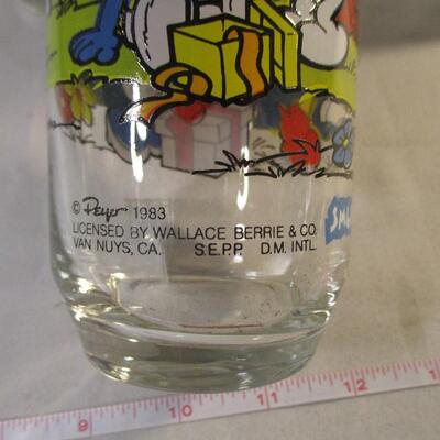 Lot 22 - (5) 1983 Smurf Collector Glasses