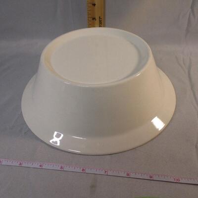 Lot 26 - Green and White Ceramic Serving Dish