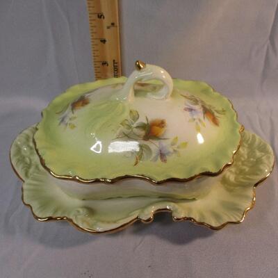 Lot 28 - Ceramic Dresser Box and Underplate