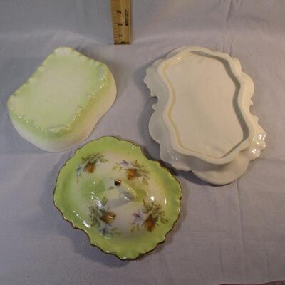 Lot 28 - Ceramic Dresser Box and Underplate