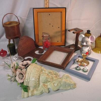 Lot 32 - Misc Home DÃ©cor Lot LOCAL PICK UP ONLY