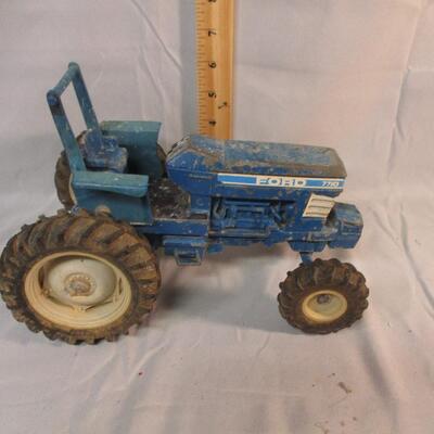 Lot 35 - ERTL Blue Ford 7710 Tractor