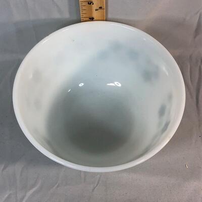 Lot 41 - Pyrex Happy Daisy 1.5 Qt Mixing Bowl