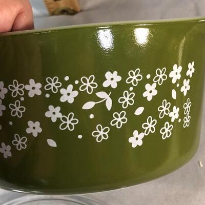 Lot 42 - Pyrex Happy Daisy Covered Casserole