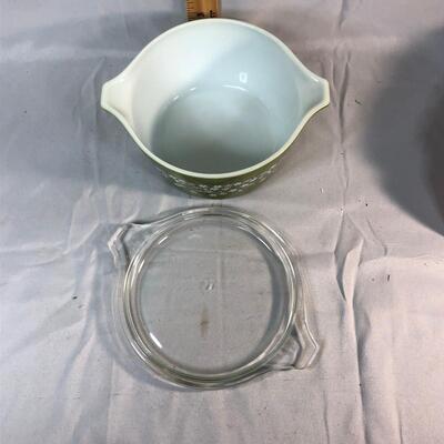Lot 42 - Pyrex Happy Daisy Covered Casserole
