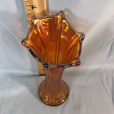 Lot 44 - Carnival Glass Small Swing Vase