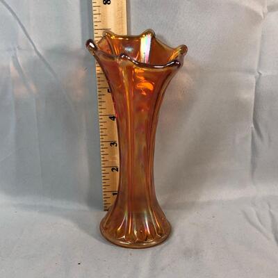Lot 44 - Carnival Glass Small Swing Vase