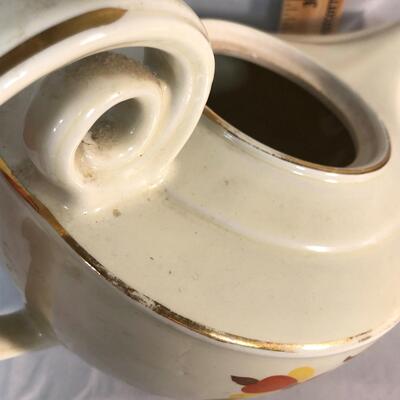 Lot 45 - Hall Jewel T or Autumn Leaf Aladdin Tea Pot with Diffuser