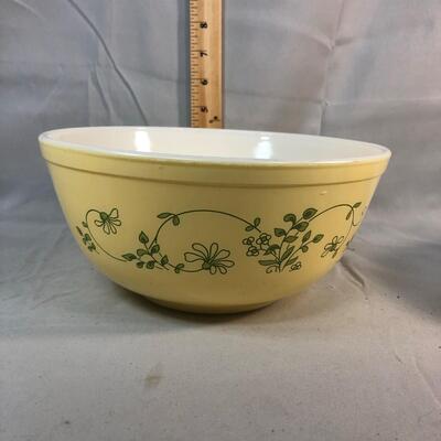 Lot 50 - Pyrex Shenandoah Mixing Bowl Large