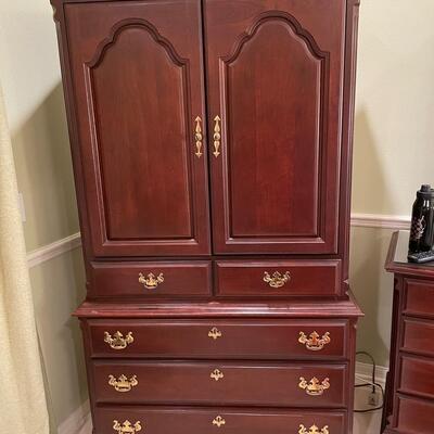Lot 321  TV Armoire