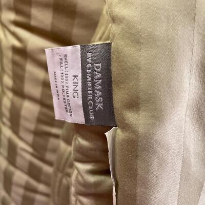 Lot 334  King Comforter  Charter Club