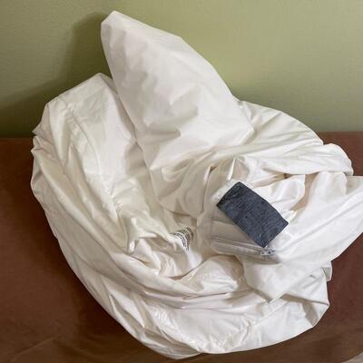 Lot 339  King Waterproof Mattress Cover