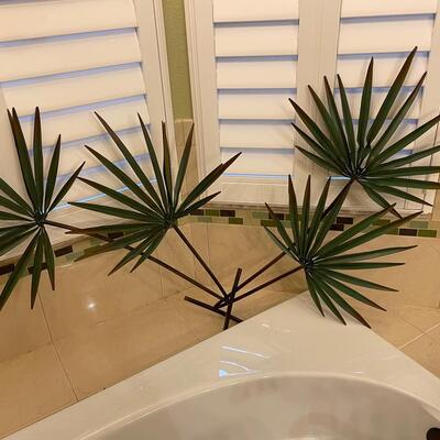 Lot 359  Metal Wall Decor