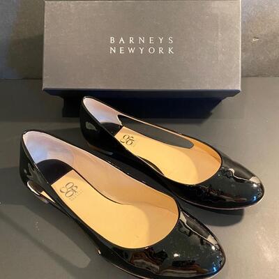 Lot 343: Giorgio Armani & Barneyâ€™s New York