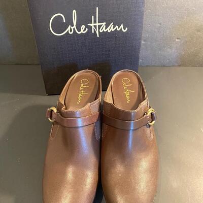 Lot 344: Cole Haan Shoes Women's size 9
