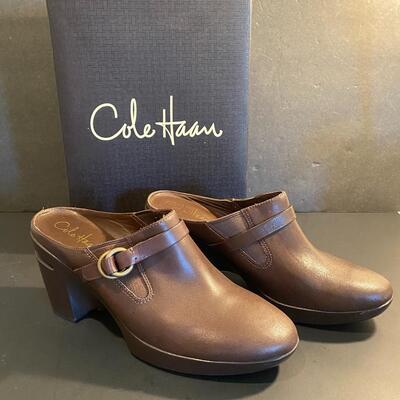Lot 344: Cole Haan Shoes Women's size 9