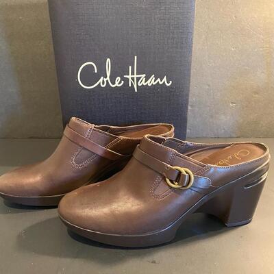 Lot 344: Cole Haan Shoes Women's size 9