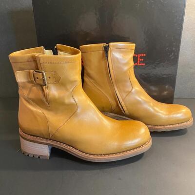 Lot 345: Coach & Free Lance Shoes