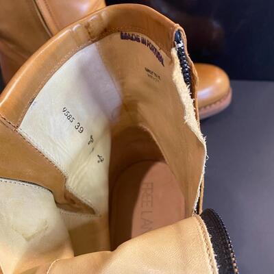 Lot 345: Coach & Free Lance Shoes