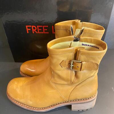 Lot 345: Coach & Free Lance Shoes