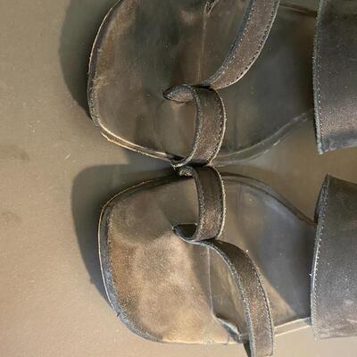 Lot 346: Robert Clergerie Designer Shoes